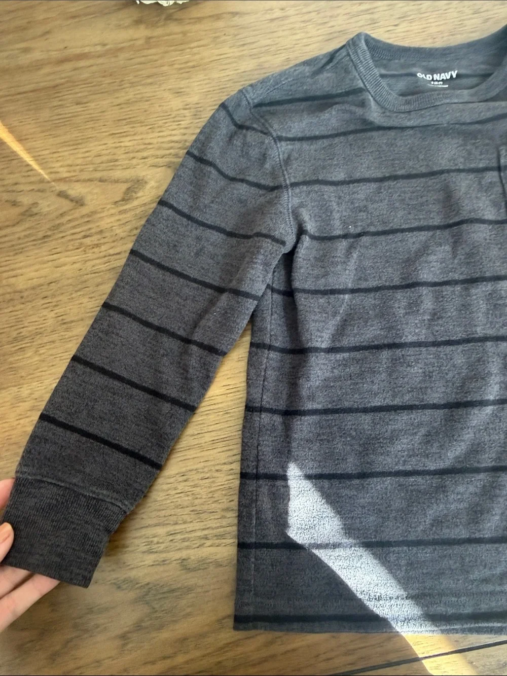 Old Navy Dark Gray Striped Long-Sleeve Kids Tee